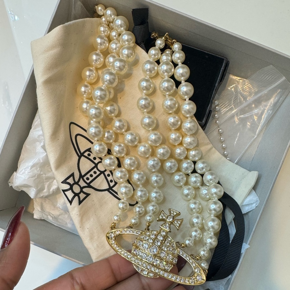 AUTHENTIC VIVIENNE WESTWOOD NECKLACE